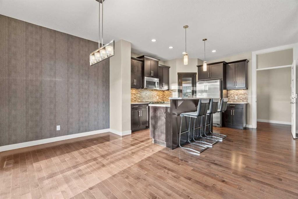 2306 Bayside Circle Sw, Airdrie, AB - Indoor Photo Showing Kitchen With Upgraded Kitchen