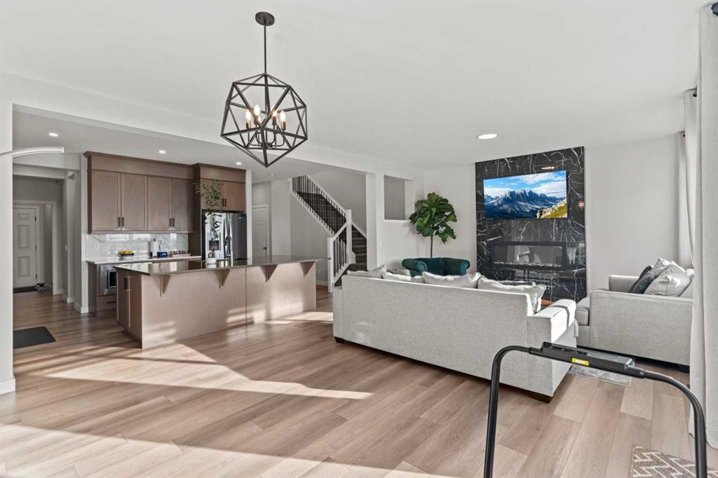 461 Corner Meadows Way Ne, Calgary, AB - Indoor Photo Showing Living Room