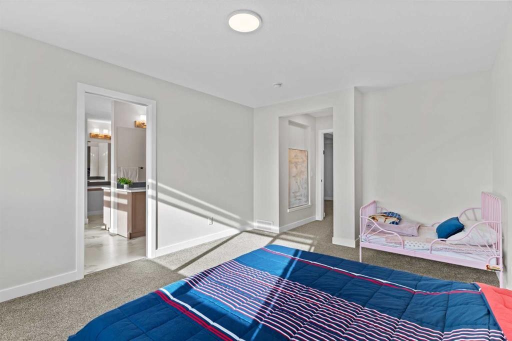 461 Corner Meadows Way Ne, Calgary, AB - Indoor Photo Showing Bedroom