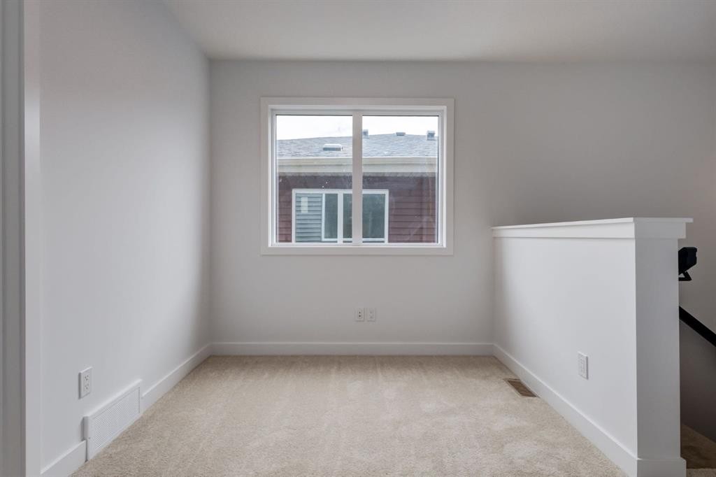 291 Sora Boulevard Se, Calgary, AB - Indoor Photo Showing Other Room