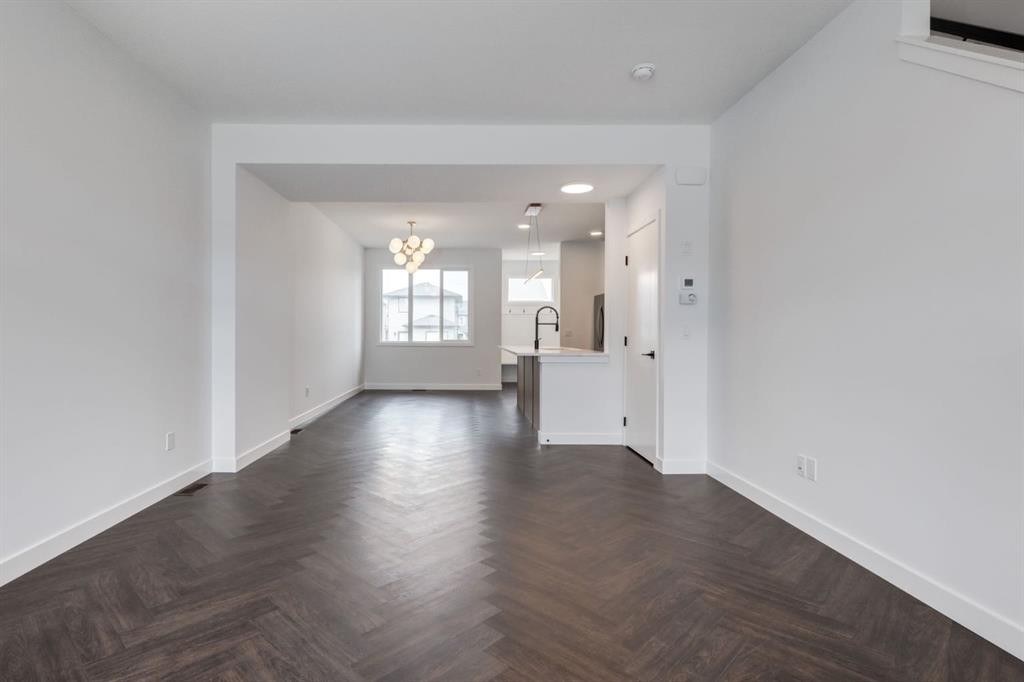 291 Sora Boulevard Se, Calgary, AB - Indoor Photo Showing Other Room