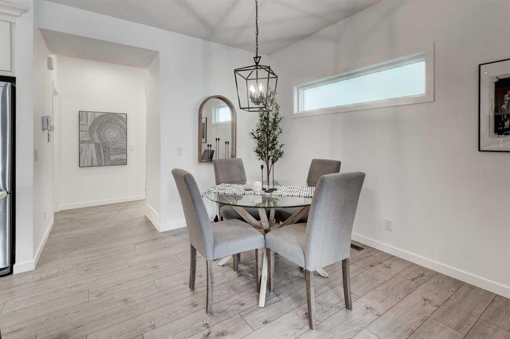 236 Auburn Glen Close Se, Calgary, AB - Indoor Photo Showing Dining Room