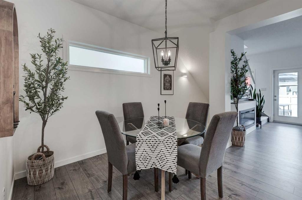 236 Auburn Glen Close Se, Calgary, AB - Indoor Photo Showing Dining Room