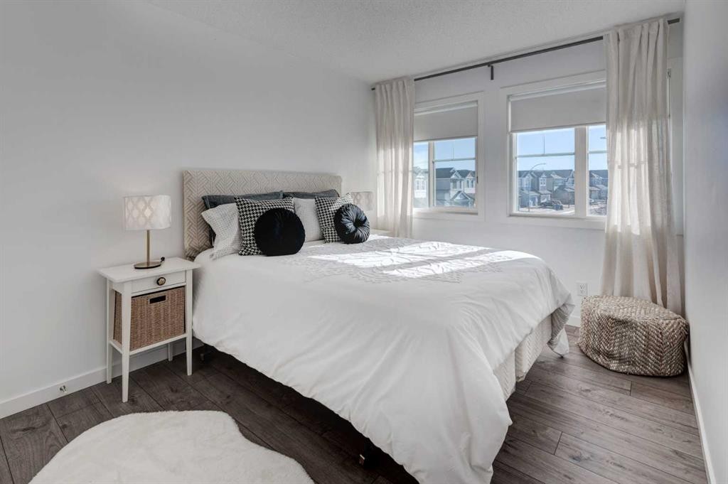 236 Auburn Glen Close Se, Calgary, AB - Indoor Photo Showing Bedroom