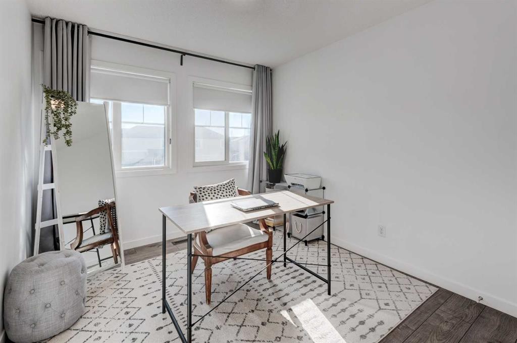 236 Auburn Glen Close Se, Calgary, AB - Indoor Photo Showing Office