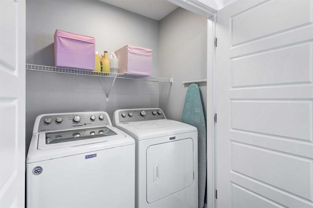 236 Auburn Glen Close Se, Calgary, AB - Indoor Photo Showing Laundry Room