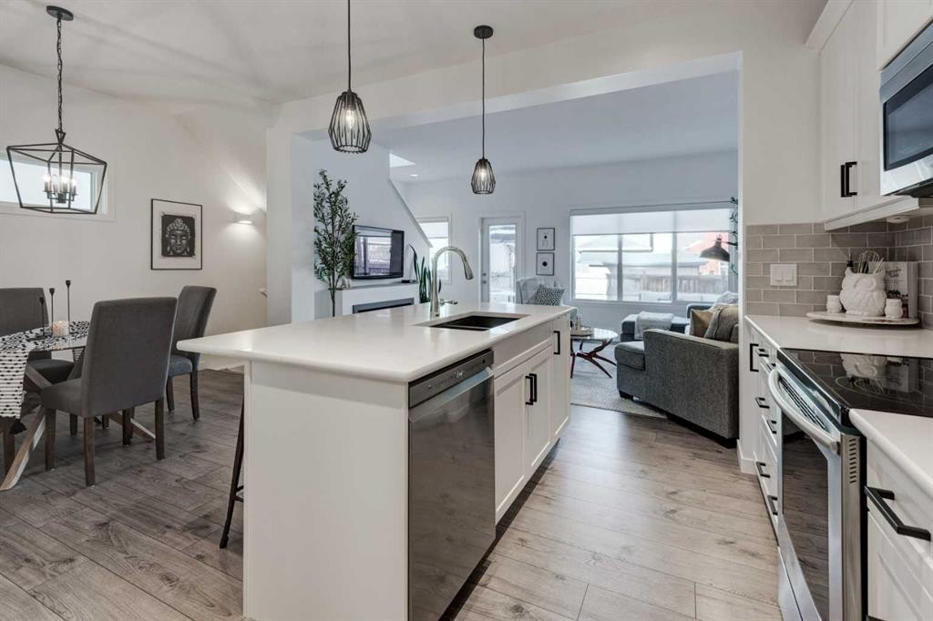 236 Auburn Glen Close Se, Calgary, AB - Indoor Photo Showing Kitchen With Upgraded Kitchen