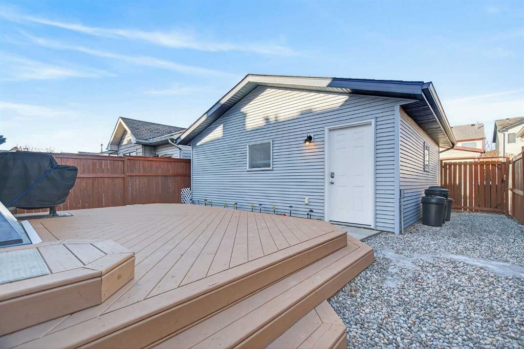 331 Prestwick Heights Se, Calgary, AB - Outdoor With Exterior