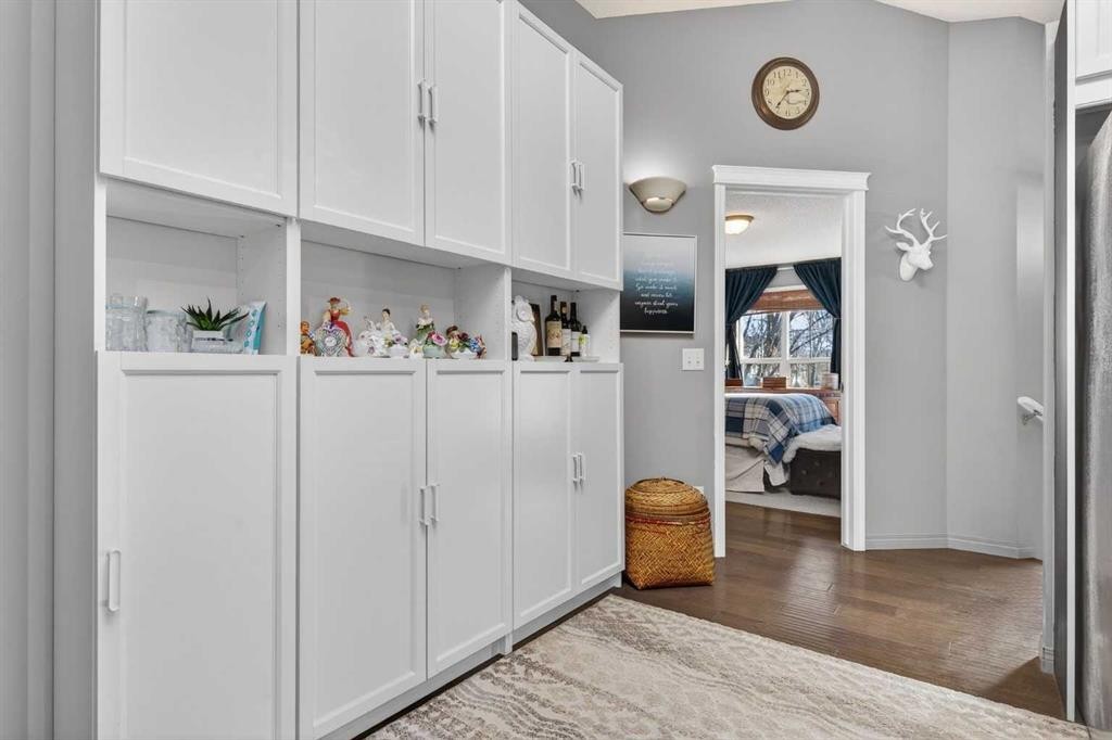331 Prestwick Heights Se, Calgary, AB - Indoor Photo Showing Other Room