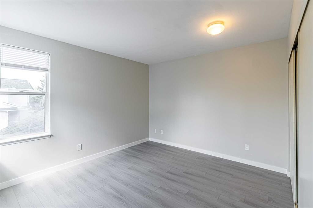 165 Sandpiper Lane Nw, Calgary, AB - Indoor Photo Showing Other Room