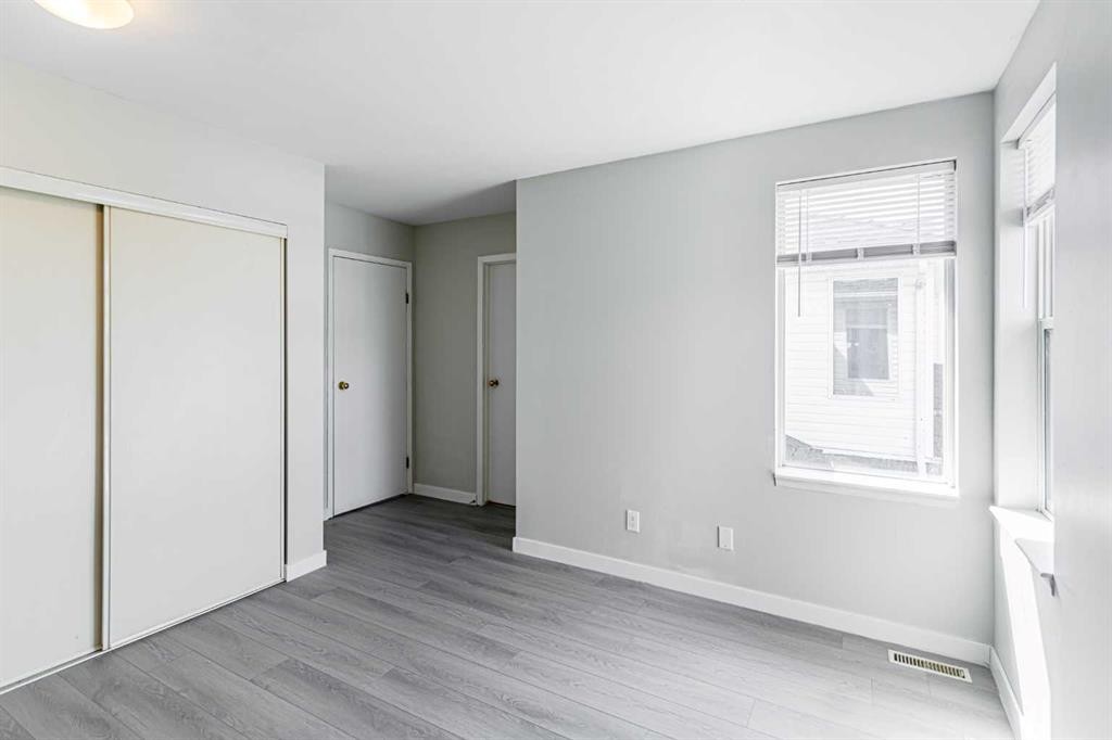 165 Sandpiper Lane Nw, Calgary, AB - Indoor Photo Showing Other Room