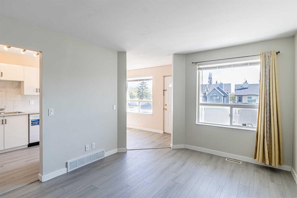 165 Sandpiper Lane Nw, Calgary, AB - Indoor