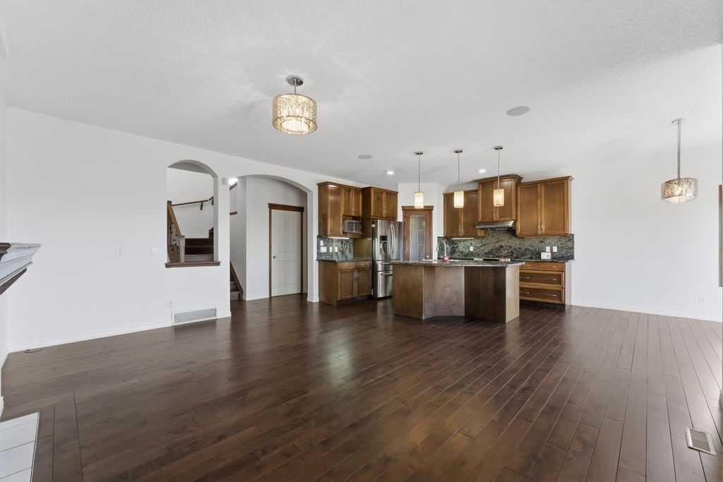 106 New Brighton Circle Se, Calgary, AB - Indoor Photo Showing Kitchen