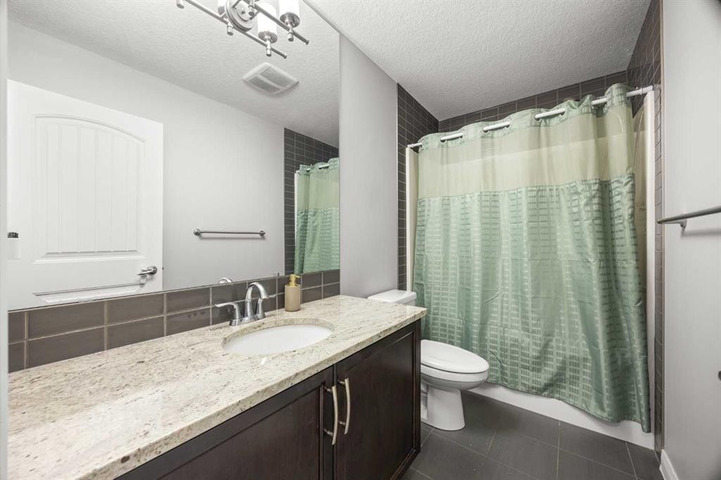 40 Evansfield Place Nw, Calgary, AB - Indoor Photo Showing Bathroom