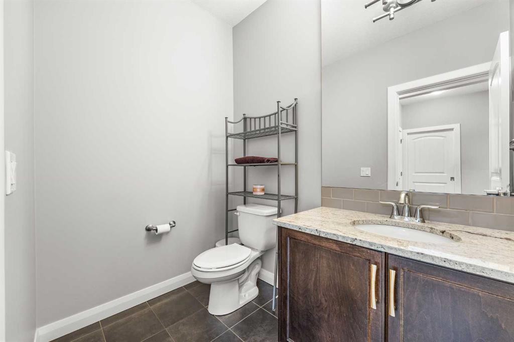 40 Evansfield Place Nw, Calgary, AB - Indoor Photo Showing Bathroom