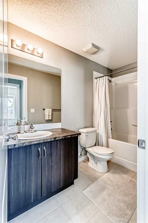 107-100 Cranfield Common Se, Calgary, AB - Indoor Photo Showing Bathroom