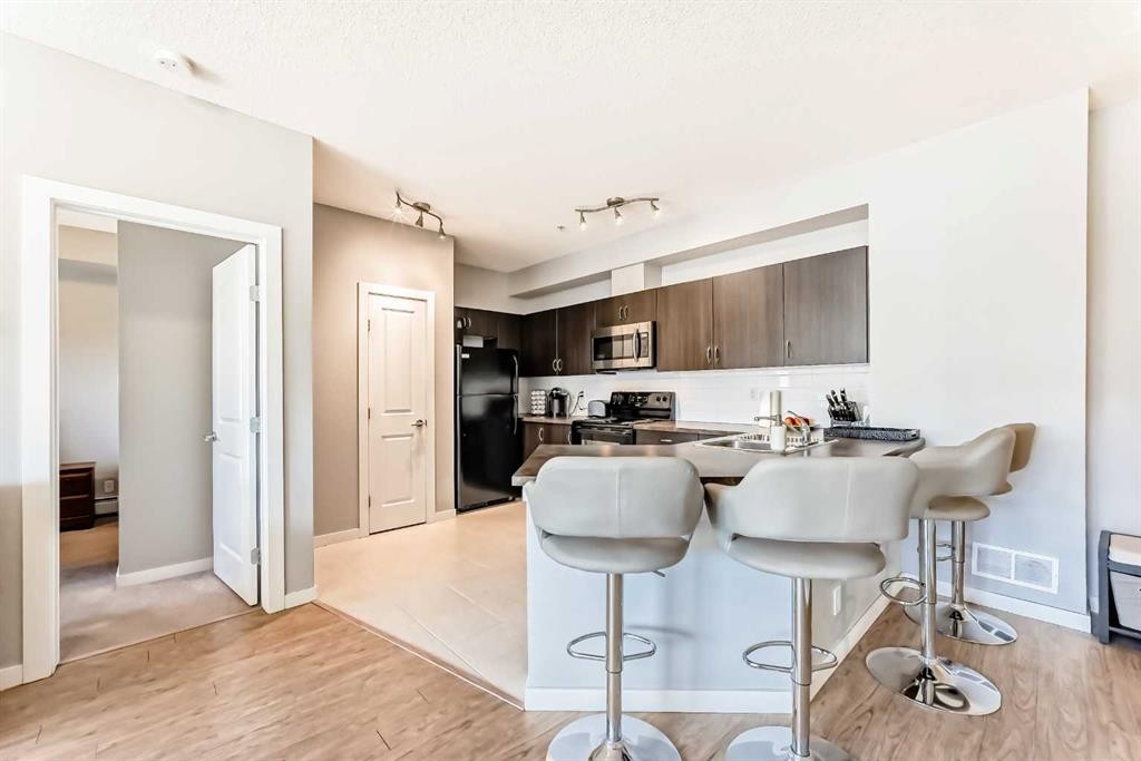 107-100 Cranfield Common Se, Calgary, AB - Indoor