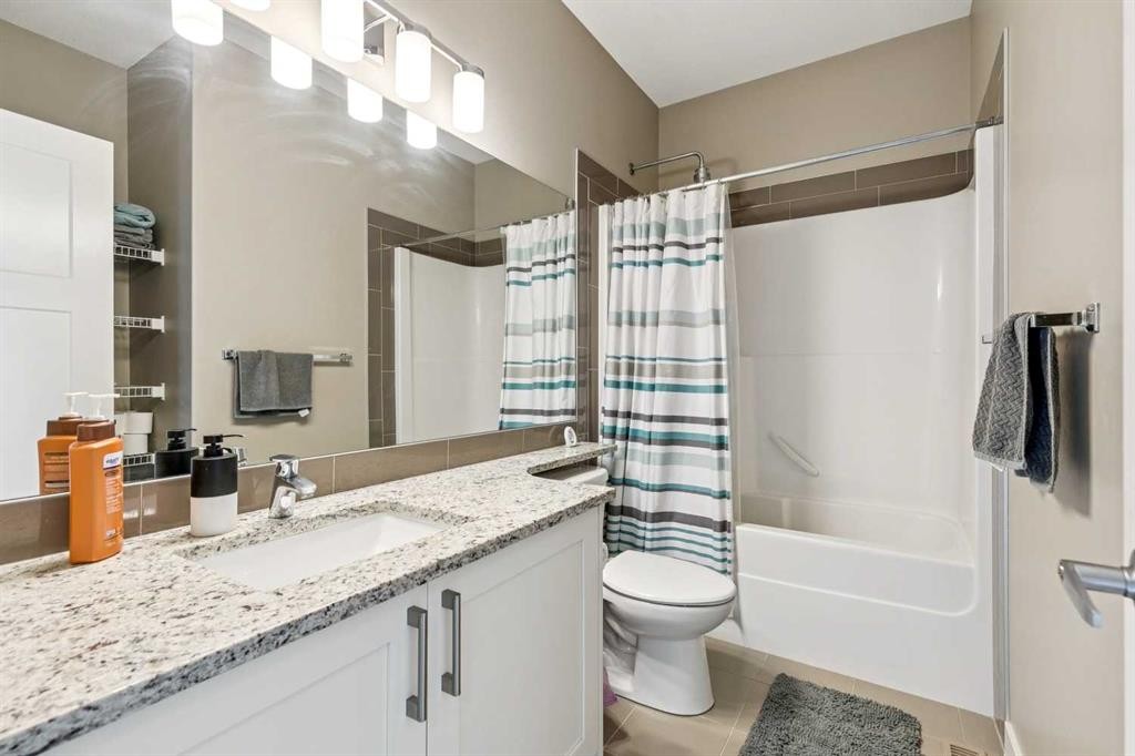 605 Evanston Manor Nw, Calgary, AB - Indoor Photo Showing Bathroom