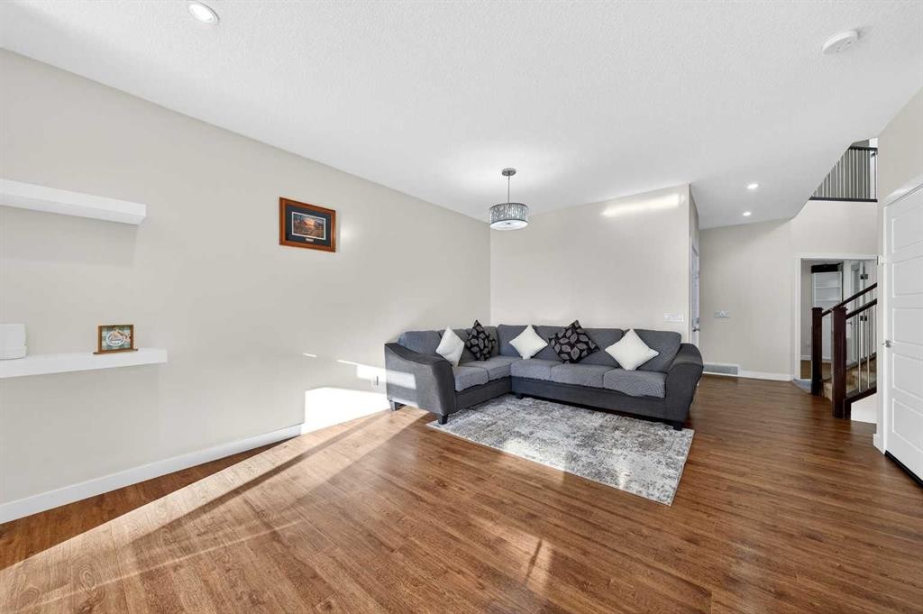 353 Nolanhurst Crescent Nw, Calgary, AB - Indoor Photo Showing Living Room