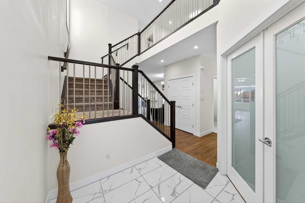 353 Nolanhurst Crescent Nw, Calgary, AB - Indoor Photo Showing Other Room