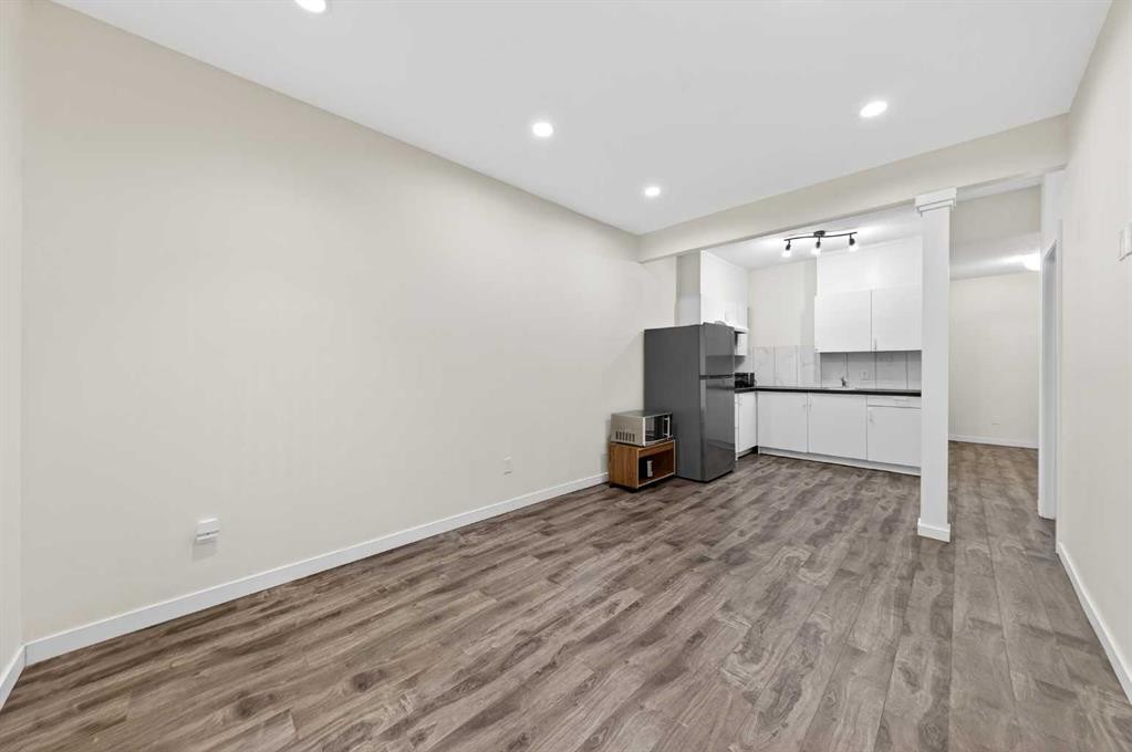 353 Nolanhurst Crescent Nw, Calgary, AB - Indoor