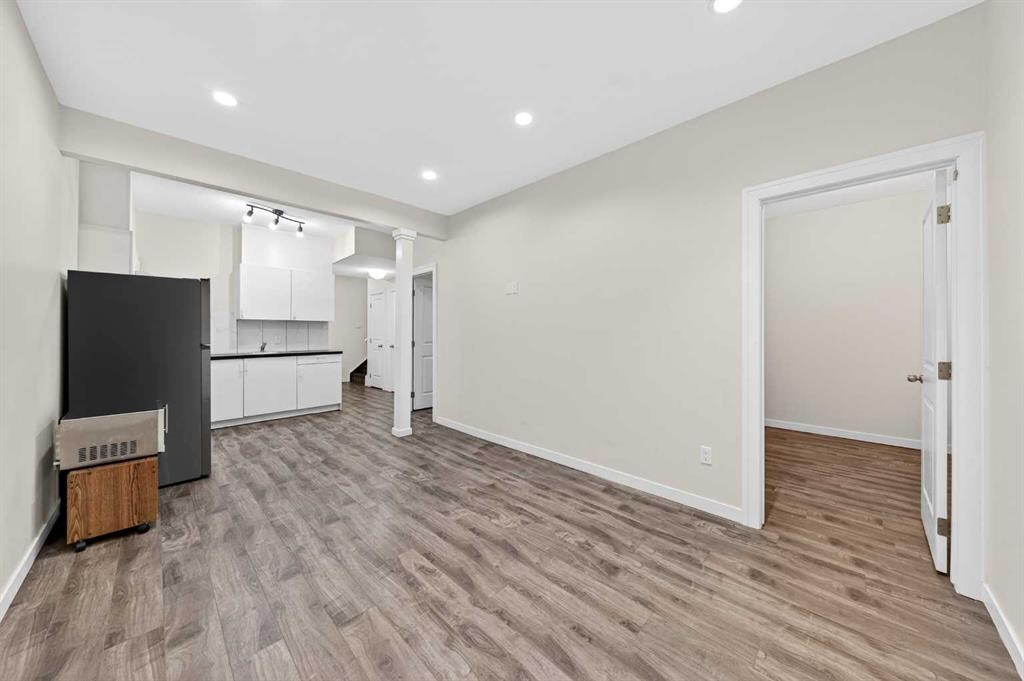 353 Nolanhurst Crescent Nw, Calgary, AB - Indoor Photo Showing Other Room