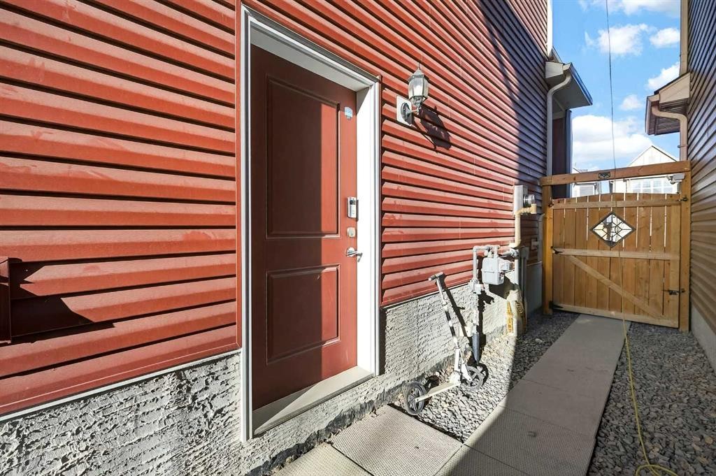 353 Nolanhurst Crescent Nw, Calgary, AB - Outdoor With Exterior