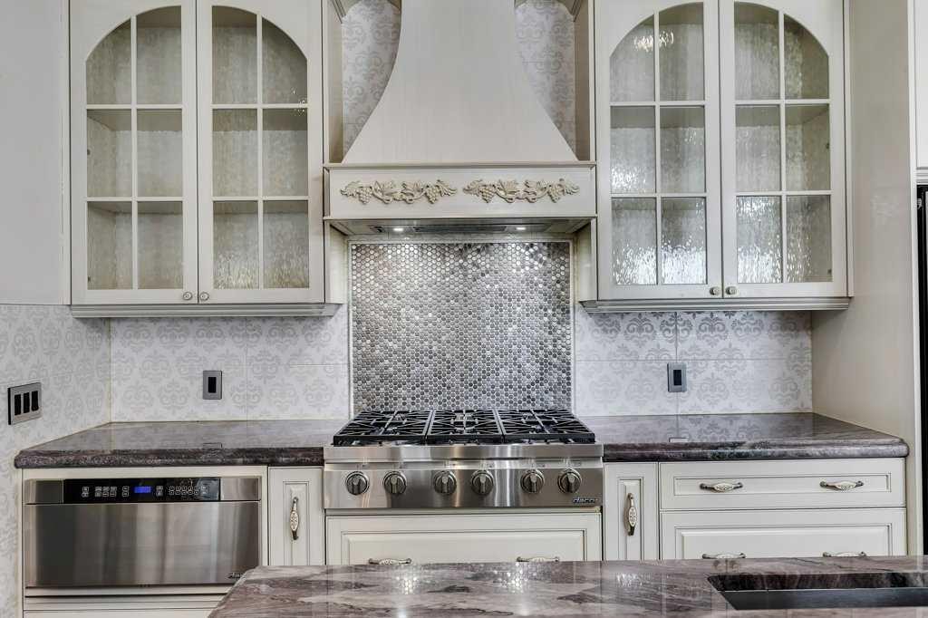 218 Valley Woods Place Nw, Calgary, AB - Indoor Photo Showing Kitchen With Upgraded Kitchen