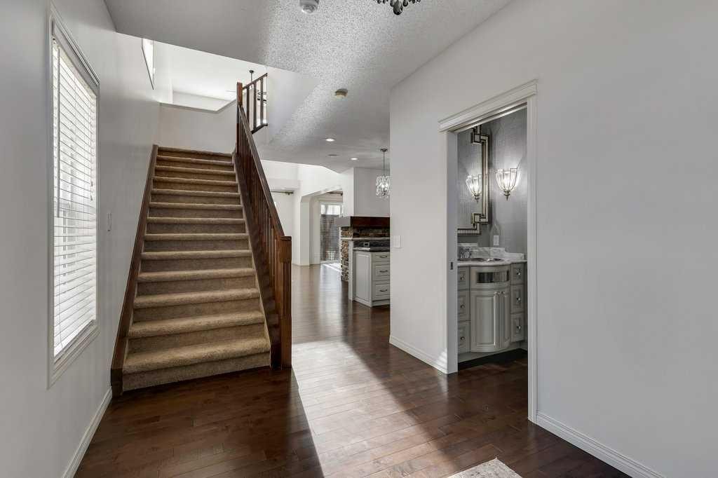 218 Valley Woods Place Nw, Calgary, AB - Indoor Photo Showing Other Room