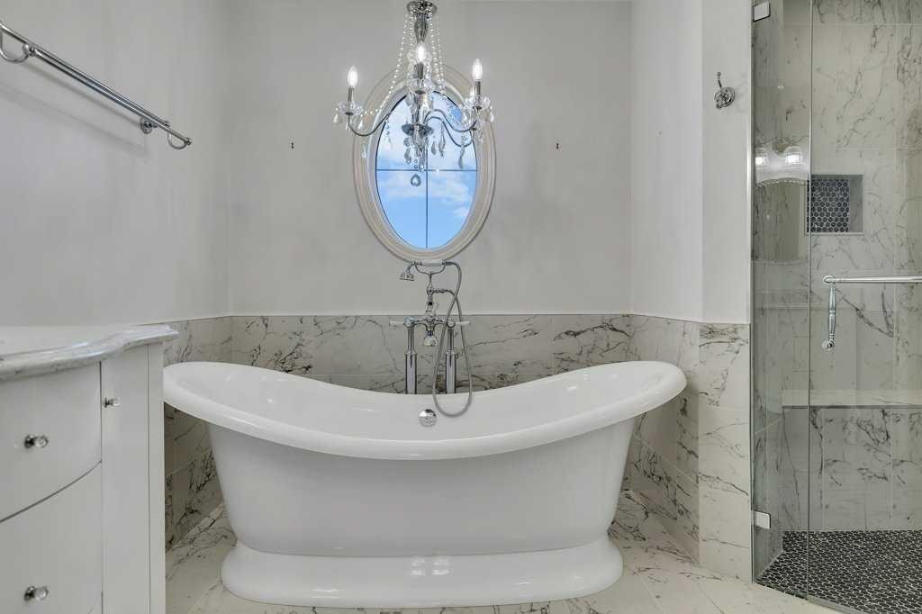 218 Valley Woods Place Nw, Calgary, AB - Indoor Photo Showing Bathroom