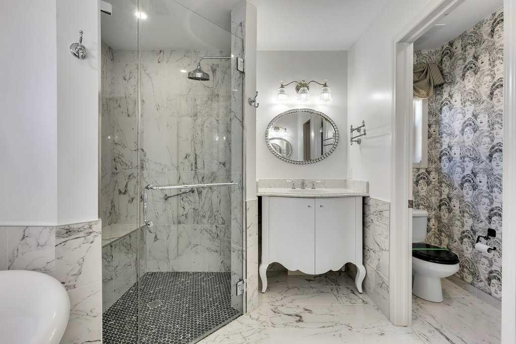 218 Valley Woods Place Nw, Calgary, AB - Indoor Photo Showing Bathroom