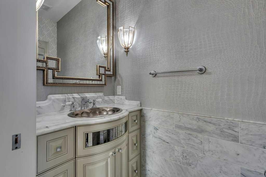 218 Valley Woods Place Nw, Calgary, AB - Indoor Photo Showing Bathroom