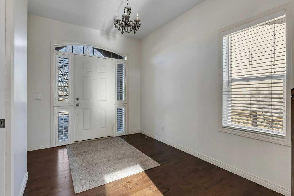 218 Valley Woods Place Nw, Calgary, AB - Indoor Photo Showing Other Room