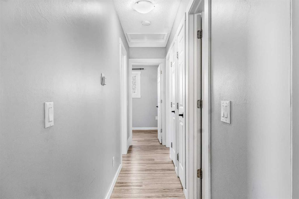 183 Penbrooke Close Se, Calgary, AB - Indoor Photo Showing Other Room