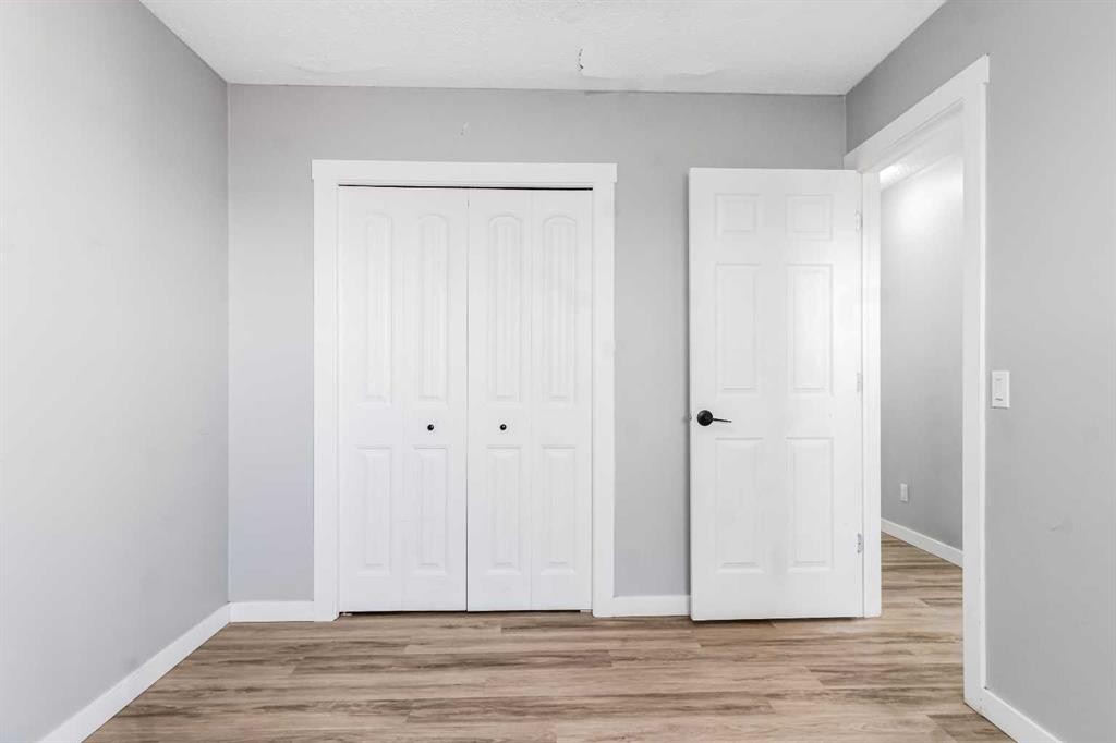 183 Penbrooke Close Se, Calgary, AB - Indoor