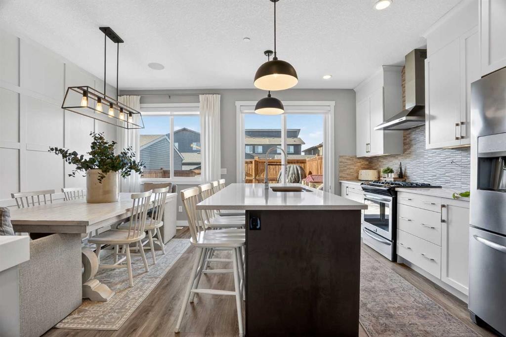 29 Howse Street Ne, Calgary, AB - Indoor Photo Showing Kitchen With Upgraded Kitchen