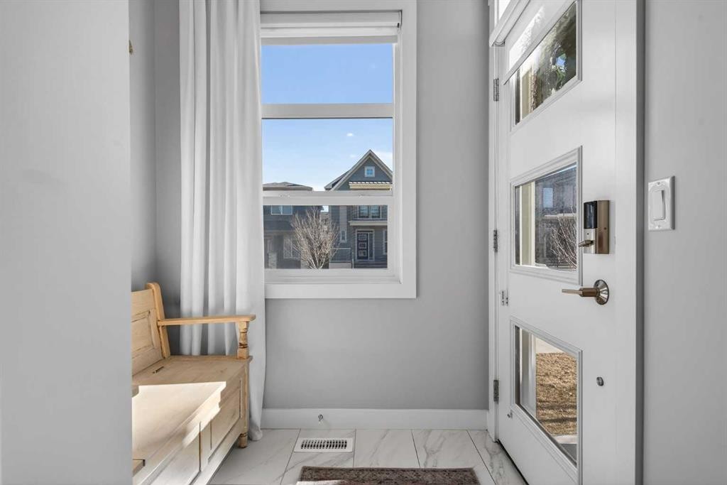 29 Howse Street Ne, Calgary, AB - Indoor Photo Showing Other Room