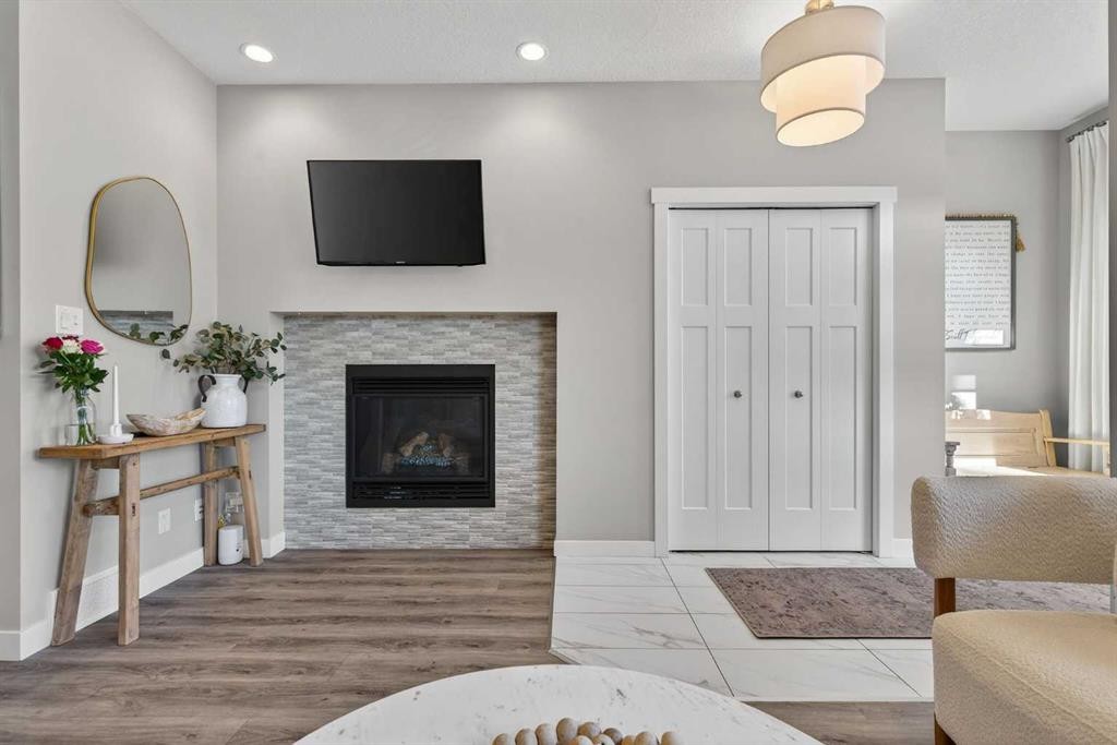 29 Howse Street Ne, Calgary, AB - Indoor With Fireplace