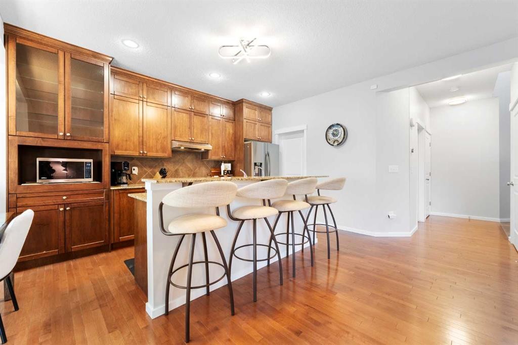 295 Prairie Springs Crescent Sw, Airdrie, AB - Indoor Photo Showing Kitchen