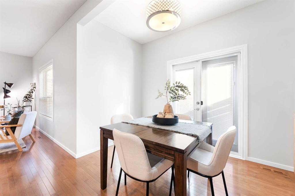 295 Prairie Springs Crescent Sw, Airdrie, AB - Indoor Photo Showing Dining Room