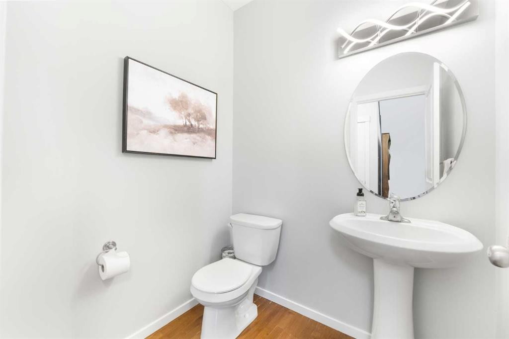 295 Prairie Springs Crescent Sw, Airdrie, AB - Indoor Photo Showing Bathroom
