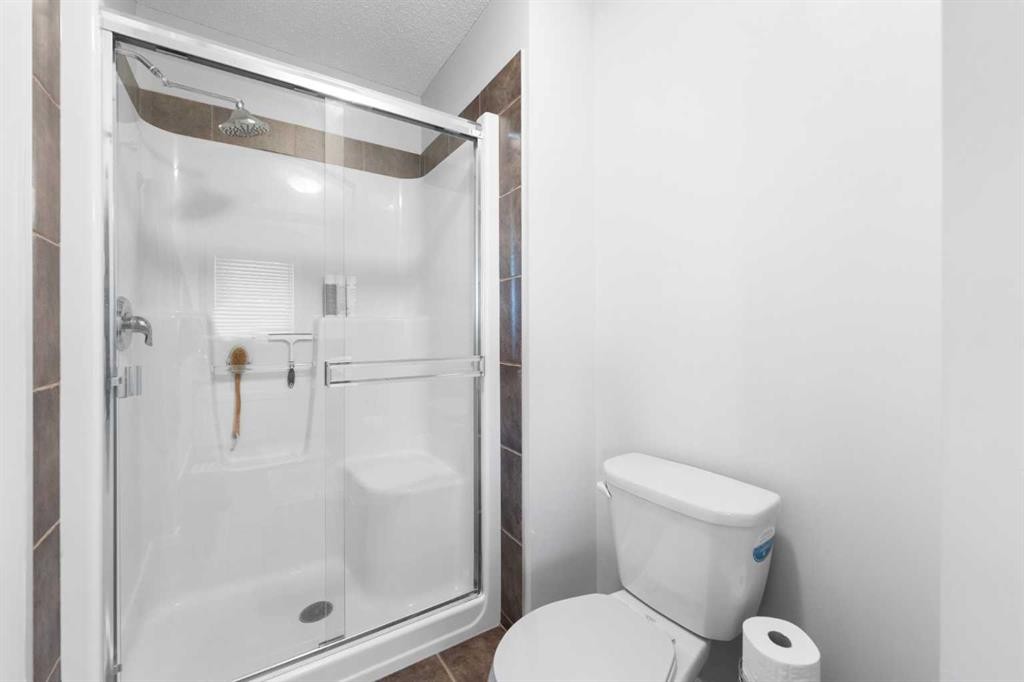 295 Prairie Springs Crescent Sw, Airdrie, AB - Indoor Photo Showing Bathroom