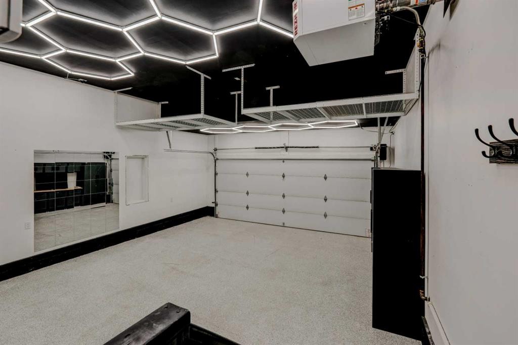 2016 Brightoncrest Green Se, Calgary, AB - Indoor Photo Showing Garage