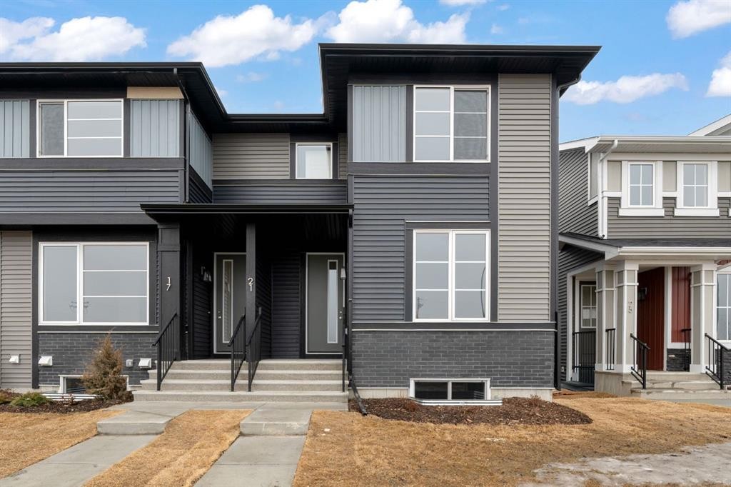21 Sora Gate Se, Calgary, AB - Outdoor With Facade