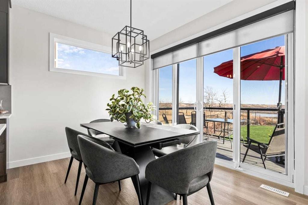 68 Walcrest View Se, Calgary, AB - Indoor Photo Showing Dining Room
