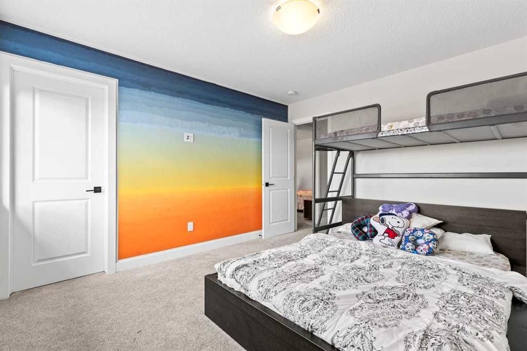 68 Walcrest View Se, Calgary, AB - Indoor Photo Showing Bedroom