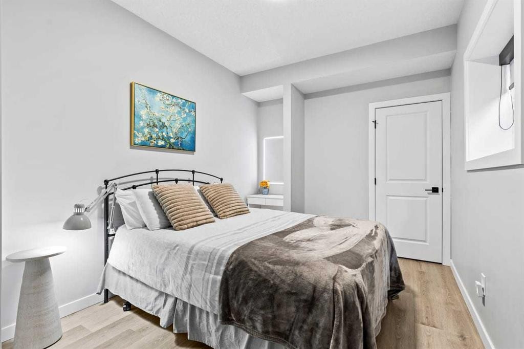 68 Walcrest View Se, Calgary, AB - Indoor Photo Showing Bedroom