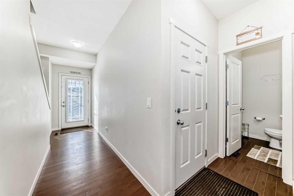 48 Copperpond Landing Se, Calgary, AB - Indoor Photo Showing Other Room