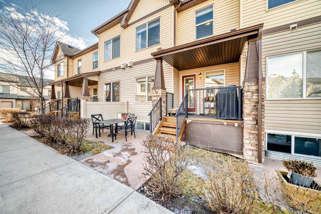 48 Copperpond Landing Se, Calgary, AB - Outdoor