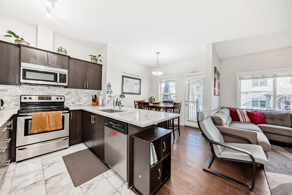 48 Copperpond Landing Se, Calgary, AB - Indoor Photo Showing Kitchen With Upgraded Kitchen